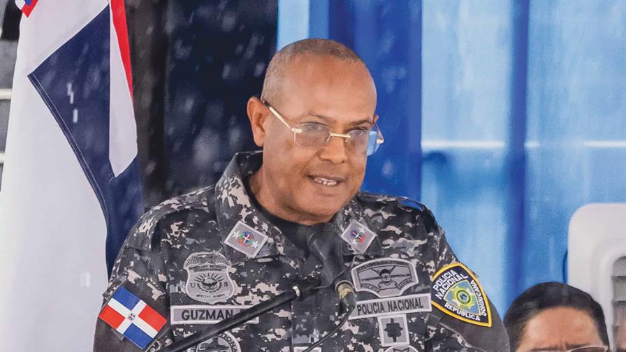 Abinader promete hablar en los próximos días del cambio del director de la Policía